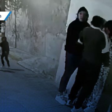 Pareja asaltan a una joven en las calles de Amozoc