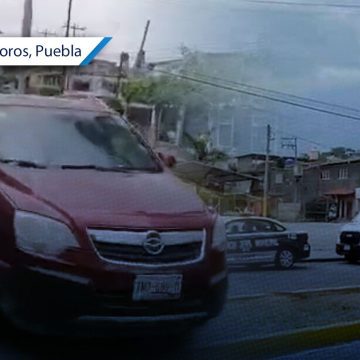Rescatan a bebé tras permanecer dos horas encerrado en un vehículo en Izúcar de Matamoros