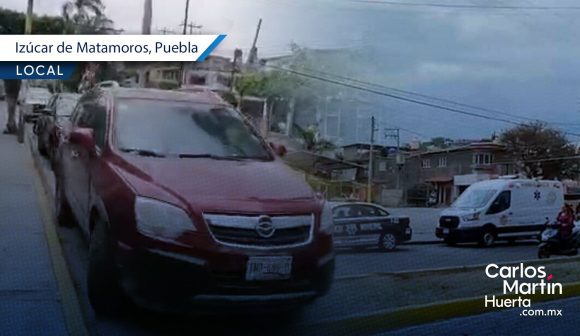 Rescatan a bebé tras permanecer dos horas encerrado en un vehículo en Izúcar de Matamoros