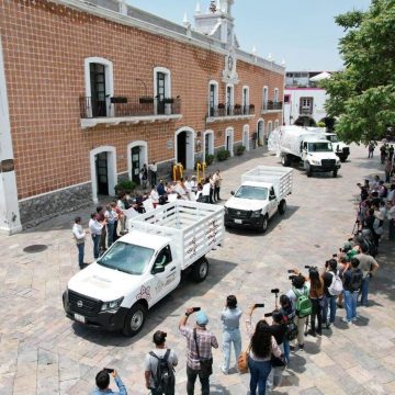 Camiones recolectores nuevos para Atlixco: Ariadna Ayala fortalece los servicios públicos