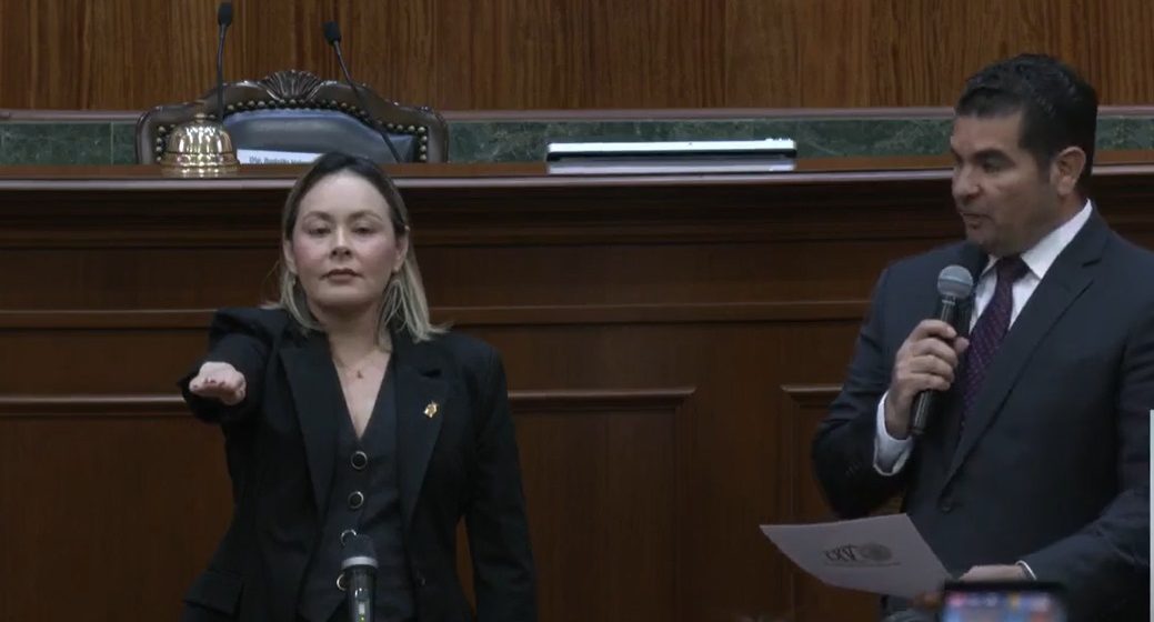 Yeraldine Bonilla Valverde rinde protesta como gobernadora interina de Sinaloa