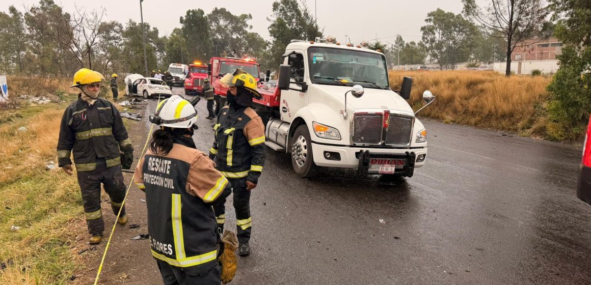 Fatal choque múltiple en Periférico deja un muerto y seis heridos