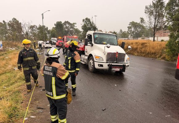 Fatal choque múltiple en Periférico deja un muerto y seis heridos
