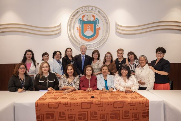 La UDLAP certificará a la AMPEP; las socias capacitarán en Periodismo y Letras