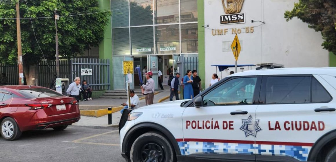 Balean a joven en Amalucan tras intentar vender su motocicleta frente a la Clínica 55 del IMSS