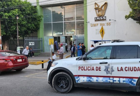 Balean a joven en Amalucan tras intentar vender su motocicleta frente a la Clínica 55 del IMSS