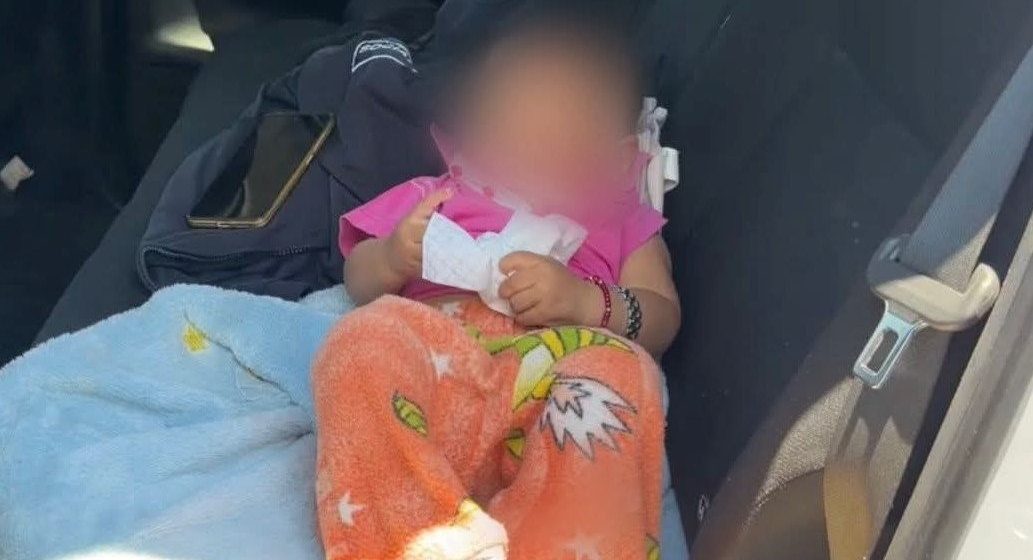 ¡Indignación! Abandonan a bebé de 6 meses en un taxi con alcohol y leche descompuesta en Ecatepec