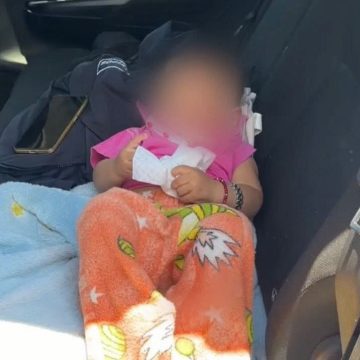 ¡Indignación! Abandonan a bebé de 6 meses en un taxi con alcohol y leche descompuesta en Ecatepec