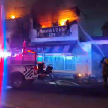 Incendio en negocio de hamburguesas deja un hombre lesionado en Momoxpan