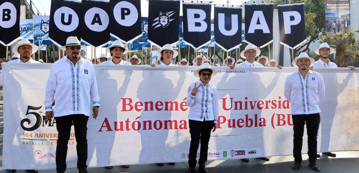 Participa BUAP en el desfile conmemorativo por el 164 Aniversario de la Batalla del 5 de Mayo