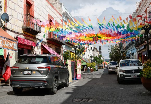 Refuerzan operativos en la Calle de los Dulces para garantizar su uso peatonal
