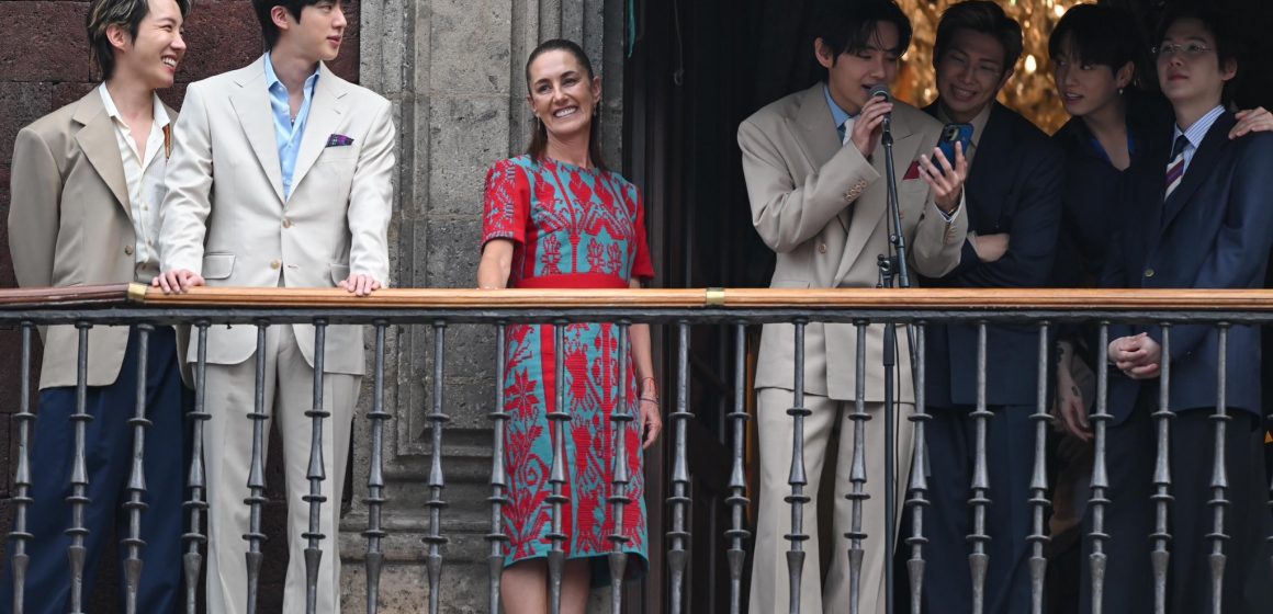 BTS provoca euforia en el Zócalo de la Ciudad de México junto a Claudia Sheinbaum ante 50 mil fans