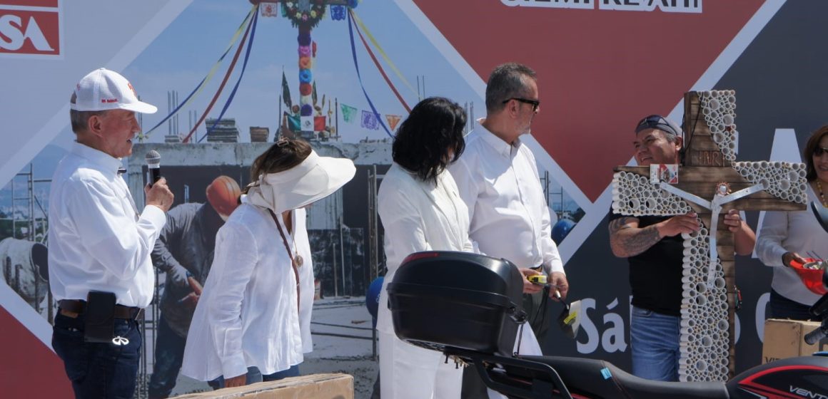 CMIC Puebla Celebra el Día de la Santa Cruz