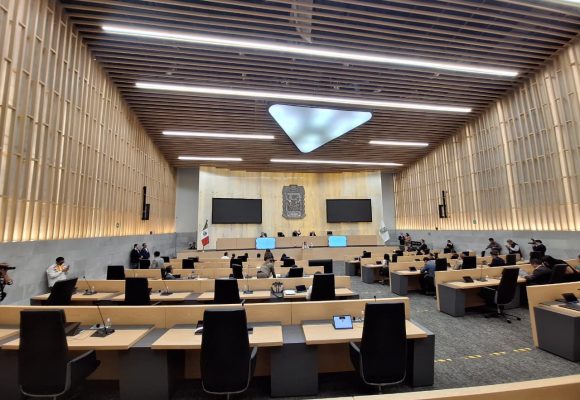 Congreso aprueba capacitación en lenguas indígenas para personal de salud