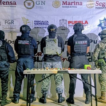 Autoridades federales y estatales aseguran objetos prohibidos en el penal de Huauchinango