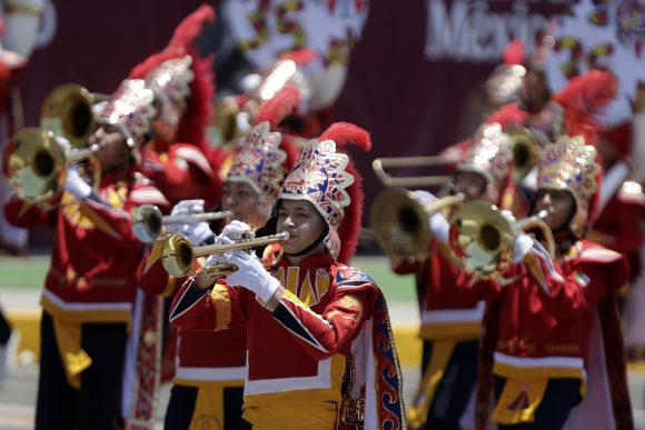 Vibran las calles de Puebla con el Desfile Conmemorativo a la Batalla del 5 de Mayo