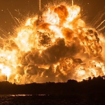 Explosión del cohete New Glenn de Blue Origin durante una prueba en Cabo Cañaveral