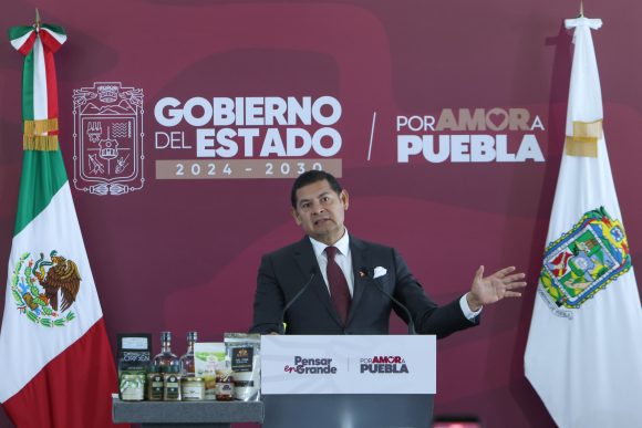 Armenta advierte cero impunidad por uso indebido de funciones en títulos profesionales