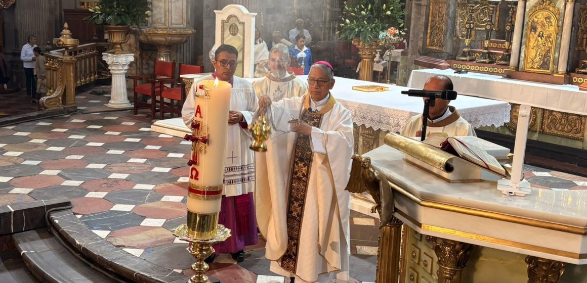 Catedral de Puebla reúne a fieles en el Día de la Santa Cruz; llaman a rechazar la violencia y fortalecer valores