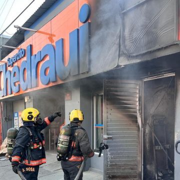 Incendio en tienda de autoservicio de Vista del Valle es controlado sin personas lesionadas