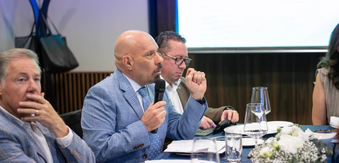 Ratifican a Gustavo Lezama al frente de la Cámara de la Industria Textil Puebla-Tlaxcala