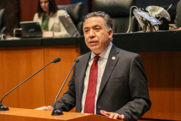 Enrique Inzunza niega vínculos con Los Chapitos y CJNG; asegura que permanece en Sinaloa