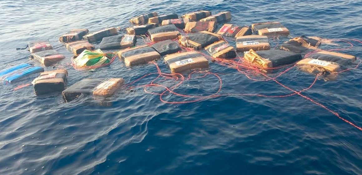 Semar asegura más de dos toneladas de cocaína en el Golfo de Tehuantepec