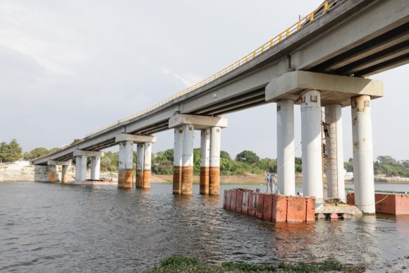 Avanza el puente de La Panga en Valsequillo; reportan avance del 98%