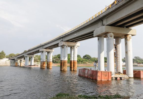 Avanza el puente de La Panga en Valsequillo; reportan avance del 98%