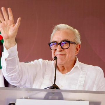 Sin fuero, Rocha Moya puede enfrentar la justicia como cualquier ciudadano: Zaldívar