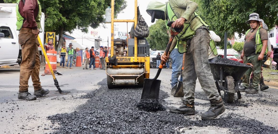 6b3e41b8-f6c1-4c3d-840c-6b123553ab9d Bacheo temporal: atienden afectación en Avenida Lafragua tras intensas lluvias