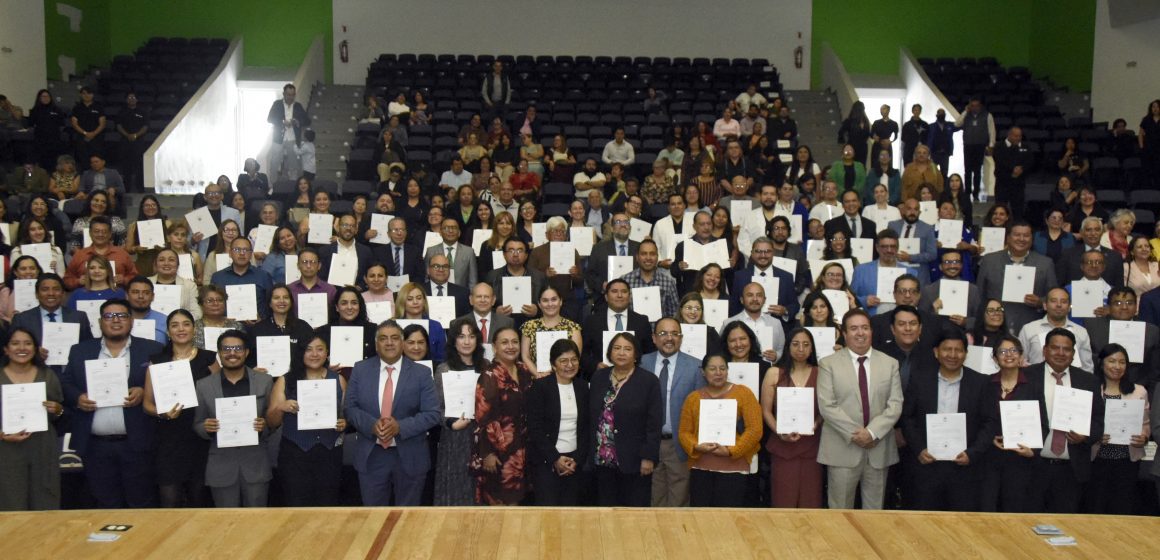 BUAP otorga certeza jurídica a 126 docentes de 27 unidades académicas