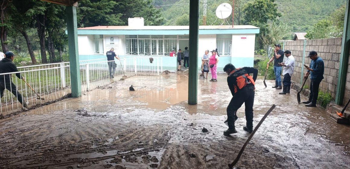Desbordamiento de arroyo en Vicente Guerrero deja viviendas y clínica afectadas