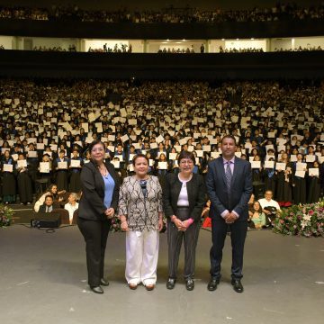 B Graduación (1) Culminan estudios 802 alumnos BUAP de la prepa 2 de Octubre de 1968