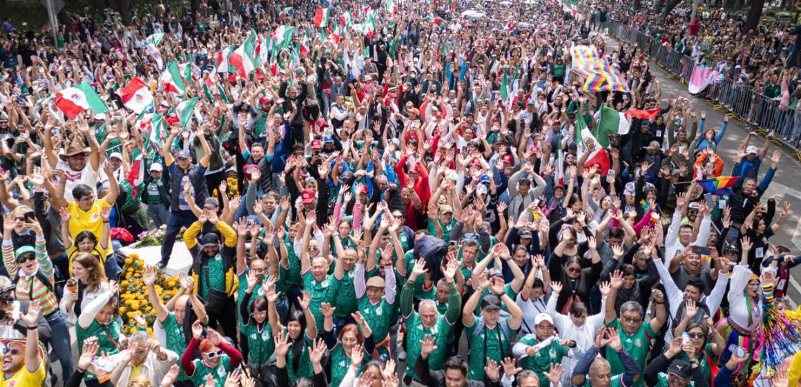 CDMX logran el Récord Guinness de la ola más grande del mundo