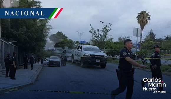 Abandonan vehículo con cuatro cuerpos frente al Congreso de Guerrero