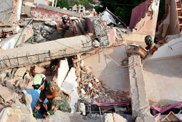 Agrupamiento “Yumare” de México rescata a sobreviviente de terremotos en Venezuela