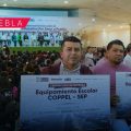 Entrega SEP más de 12 mil becas a estudiantes