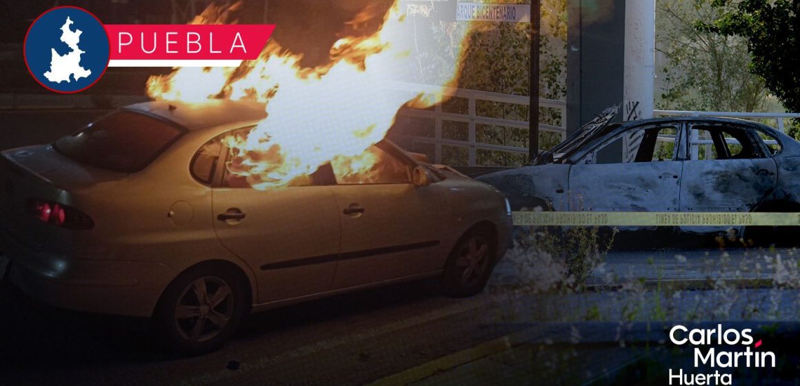 Incendian auto en Periférico Ecológico; hallan dos cuerpos con mensaje