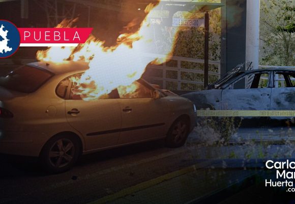 Incendian auto en Periférico Ecológico; hallan dos cuerpos con mensaje