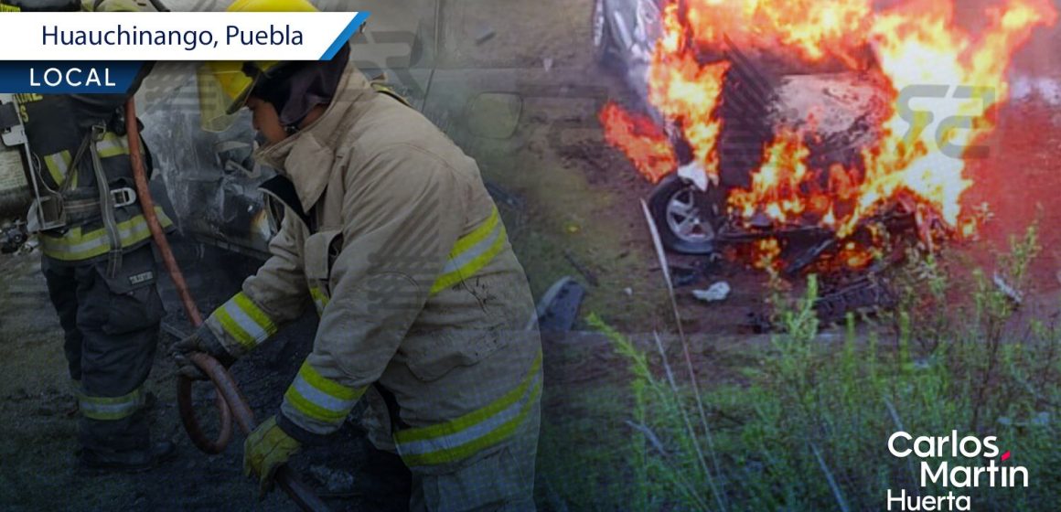 Jeep se sale del camino en la Apizaco–Huauchinango y se calcina tras caer 10 metros