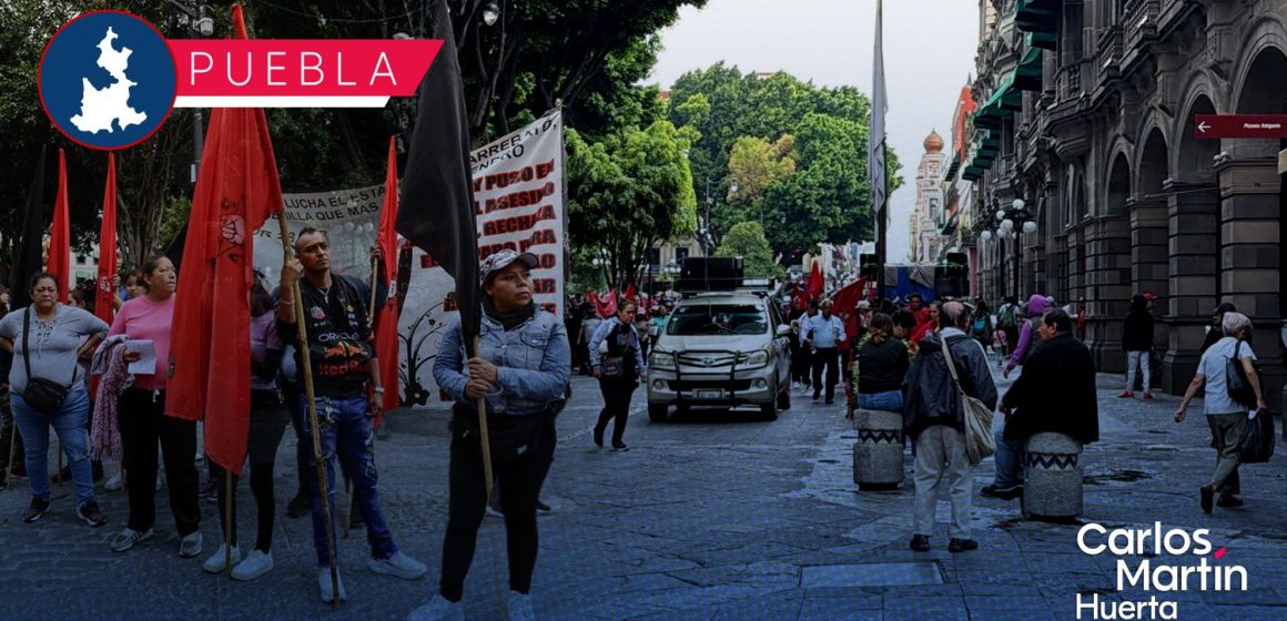 La ’28 de Octubre’ marcha en Puebla en apoyo a la CNTE y para recordar ‘El Halconazo’