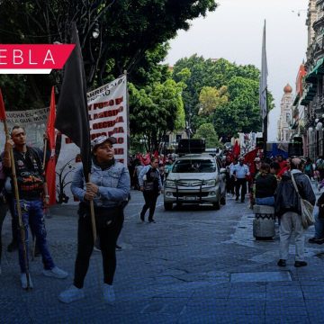 La ’28 de Octubre’ marcha en Puebla en apoyo a la CNTE y para recordar ‘El Halconazo’