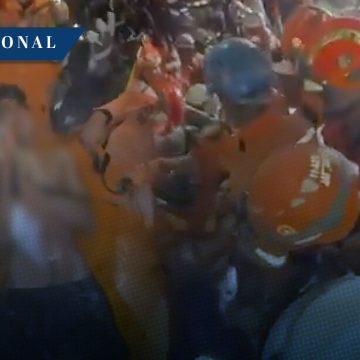 Rescatan a joven tras 106 horas sepultado entre escombros en Venezuela; participan Topos de México