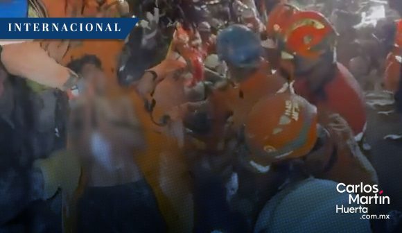 Rescatan a joven tras 106 horas sepultado entre escombros en Venezuela; participan Topos de México