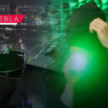 Erick Nuñez niega ser quien apuntó con láser a motociclista en Vía Atlixcáyotl; lo usa para ahuyentar delincuentes