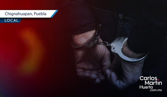 Vecinos impiden robo a domicilio en Zacatlán; autoridades detienen al ladrón