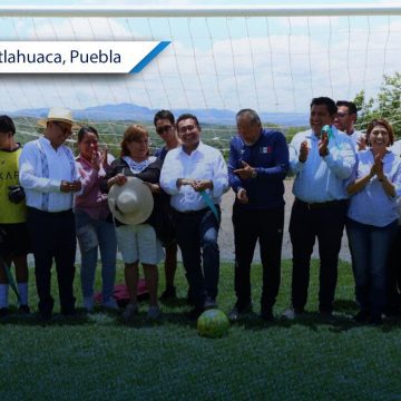 Pavel Gaspar inaugura la cancha de fútbol “El Tecolote” en San Pedro Yeloixtlahuaca