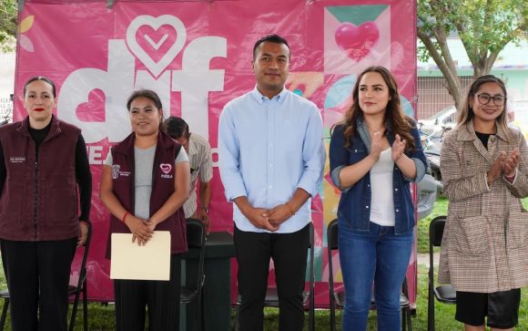 Roberto Solís y Shamy Spezia llevan más de 900 apoyos alimentarios a familias de Xalmimilulco