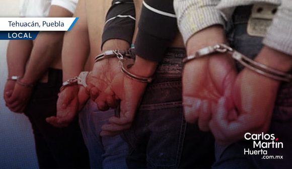 Policías municipales de Tehuacán capturan a cinco personas con más de 70 dosis de droga